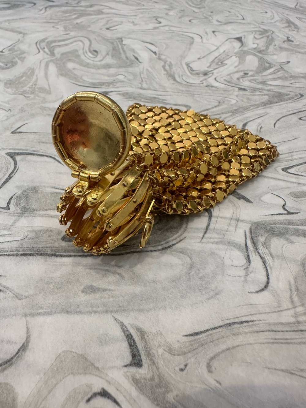 Vintage Gold Metal Mesh Chain Bag & Coin Holder - Picture 6 of 13